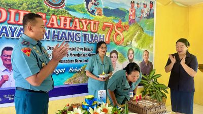 Danlantamal IX Beserta Ibu Pengawas Cabang Ambon YHT, Hadiri Syukuran HUT Yayasan Hang Tuah Ke-78 di Aula SMP Hang Tuah Ambon