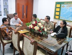 GUBERNUR BAHAS INVESTASI DENGAN KONSUL KEHORMATAN KERAJAAN BELANDA DI AMBON
