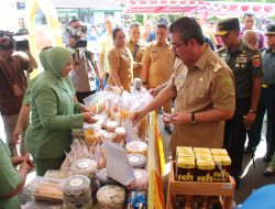 GUBERNUR HADIRI BAZAR RAMADAN TNI DAN GERAKAN PANGAN MURAH KODAM XV/PATTIMURA