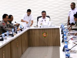 Gubernur Pimpin Rapat Bahas Gunung Botak, Selang : Kawasan Gunung Botak Akan Ditertibkan