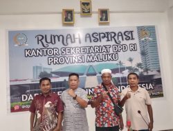 Huamual dan 12 CDOB Lainnya di Maluku Serahkan Dokumen Pemekaran kepada Senator M. Bisri Latuconsina