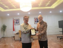 Pertemuan Konsul AS dengan Gubernur Maluku HL Memperkuat Hubungan dan Menjelajahi Peluang Investasi