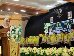 Hj Rohani Vanath Kukuhkan Pengurus DPD LASQI Kabupaten Buru