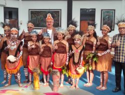 Gubernur Maluku Hendrik Lewerissa Tiba di Papua untuk Hadiri HUT ke-20 IKEMAL