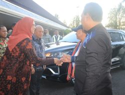 WAKIL GUBERNUR MALUKU SAMBUT KEDATANGAN MENDIKDASMEN RI DI KOTA AMBON