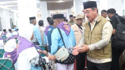 Gubernur Maluku Resmi Lepas Jemaah Haji Kloter 24, Doakan Raih Haji Mabrur dan Mabruroh