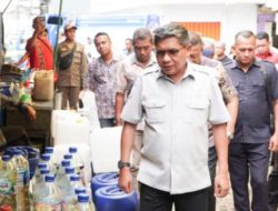 Tertibkan Pasar Mardika, Walikota Ambon Turun Langsung