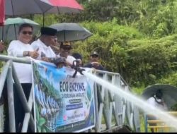 Walikota Ambon Bersama Bimas Budha Tumpahkan 2.570 Liter Eco Enzyme Warnai Penyambutan Waisak 2570 di Ambon