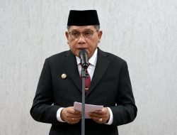 Walikota Bodewin Wattimena Percayakan Robert Sapulette Pimpin Birokrasi Kota Ambon sebagai Sekda Definitif
